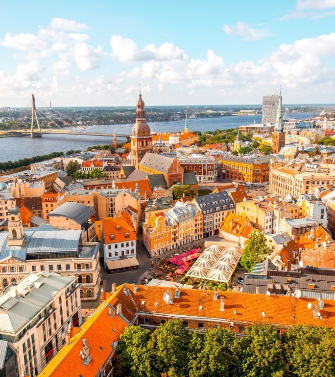 Descoperă avantajele zborului 